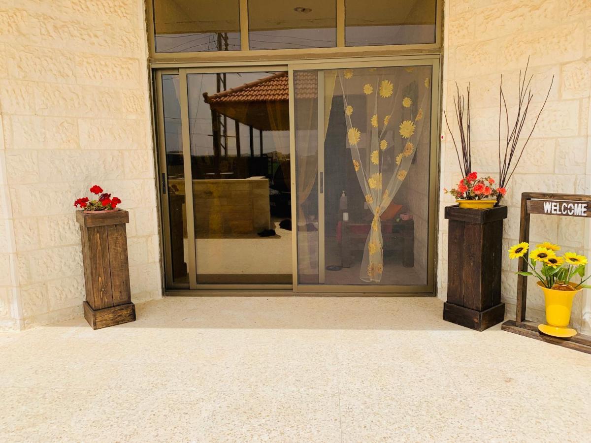 Laura'S Modern Villa Madaba Buitenkant foto