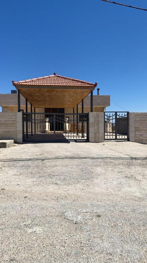 Laura'S Modern Villa Madaba Buitenkant foto